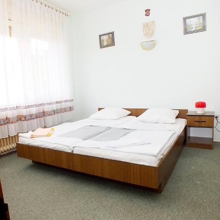 Biba Rooms Karlovac Exterior foto