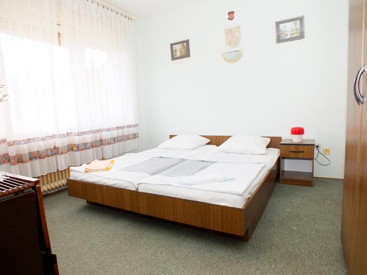 Biba Rooms Karlovac Exterior foto